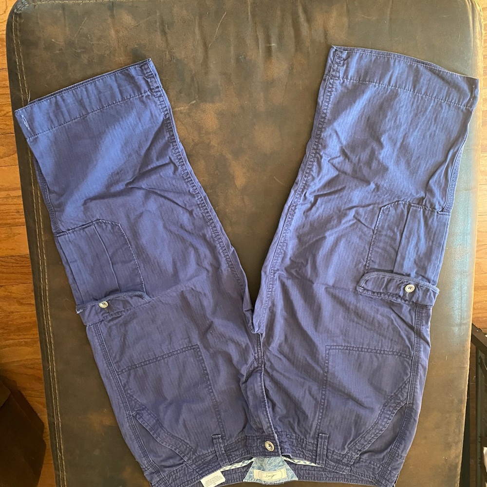 Cute Levi’s capris. Low waisted Size 14